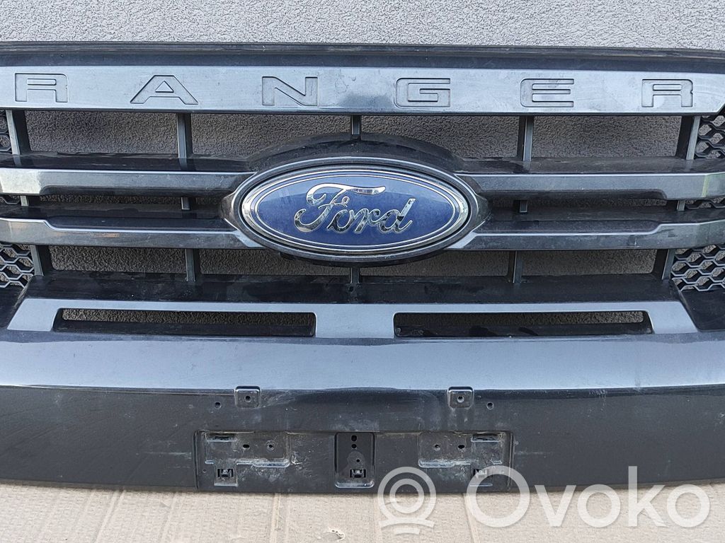 Ford Ranger Etupuskurin ylempi jäähdytinsäleikkö 