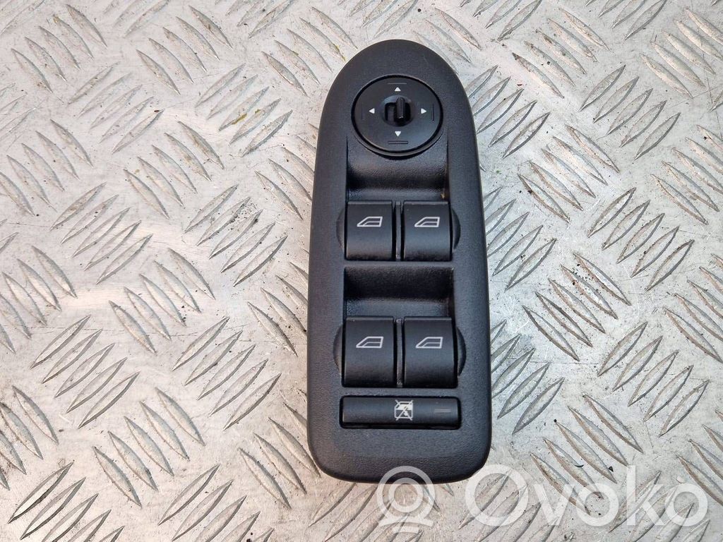 Ford C-MAX I Electric window control switch 