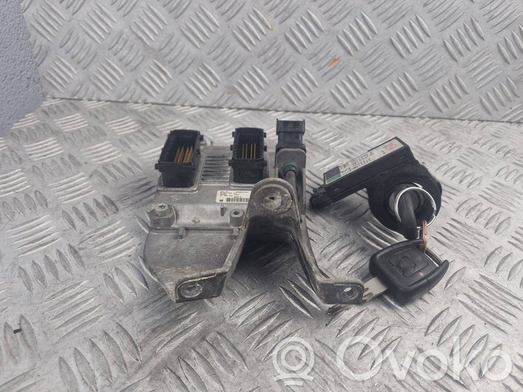 Opel Zafira A Engine ECU kit and lock set 