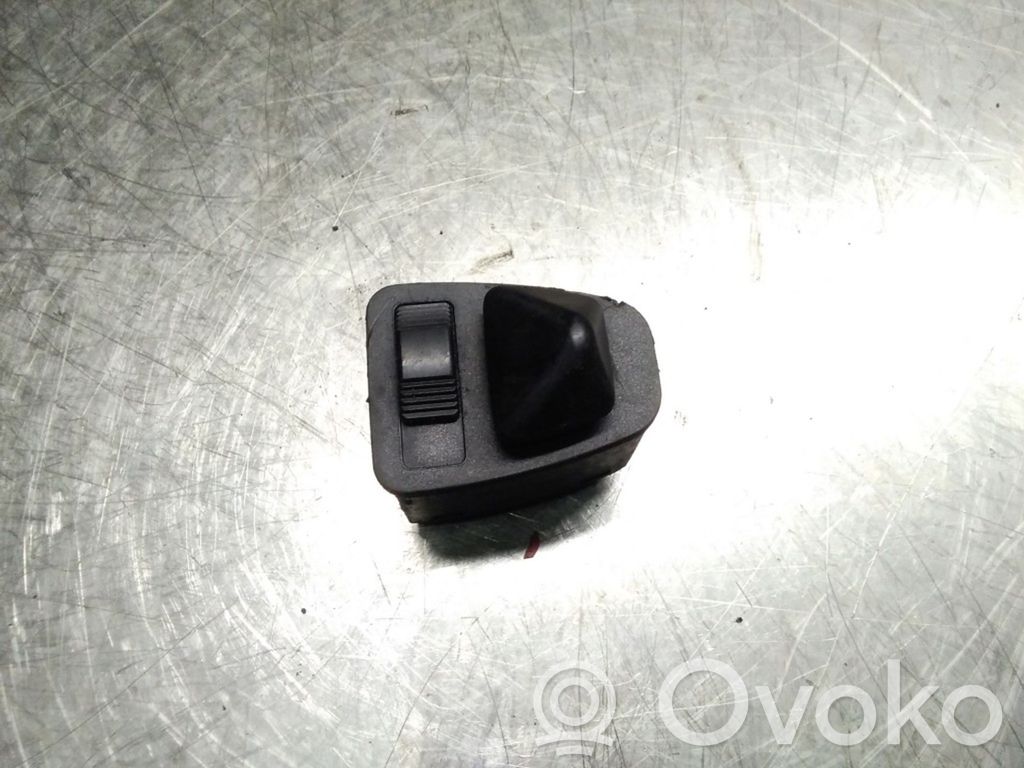 Wing mirror switch   613183736929