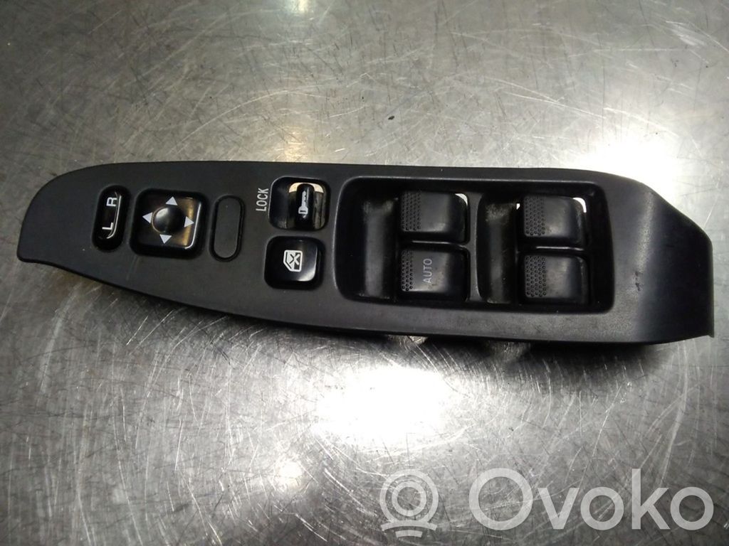 Subaru Legacy Electric window control switch 