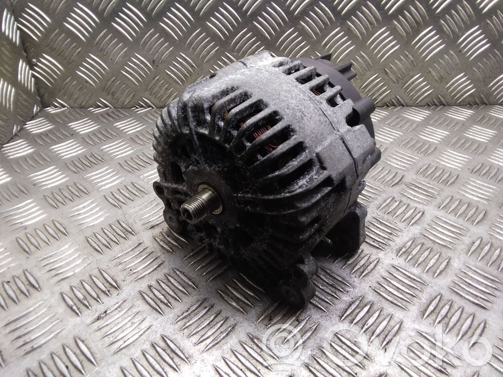 Audi A4 S4 B6 8E 8H Ģenerators 
