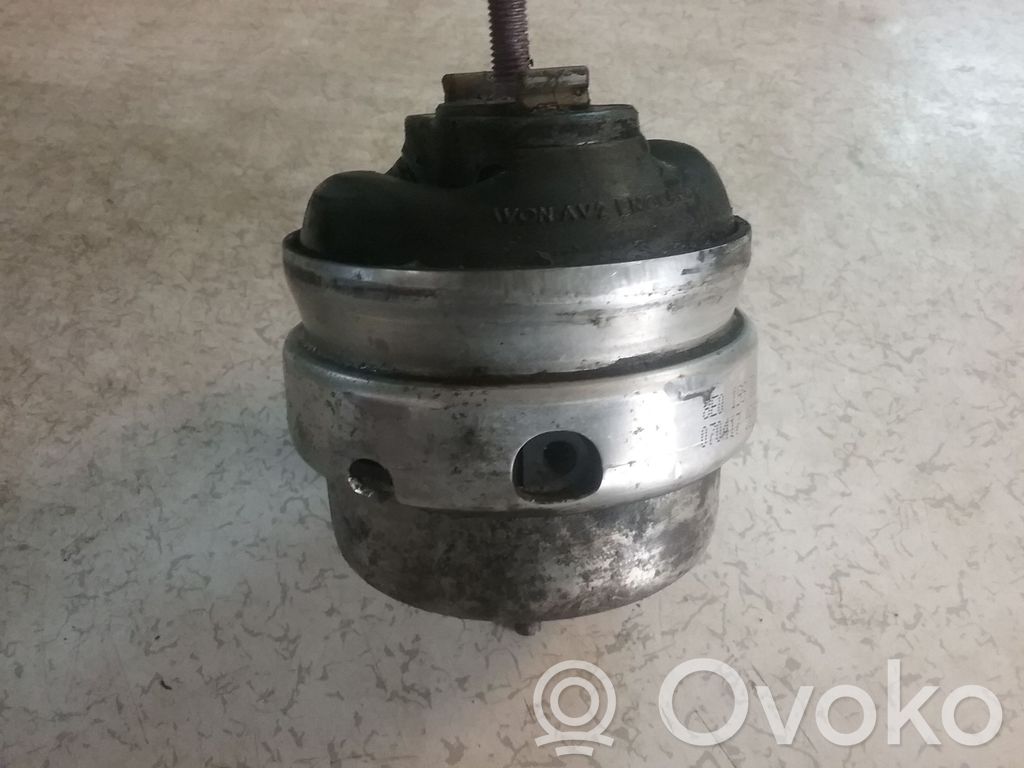 Audi A4 S4 B7 8E 8H Engine mount bracket 