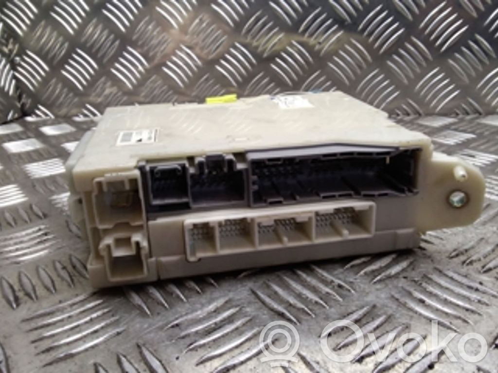 Lexus GS 300 350 430 450H Skrzynka bezpieczników / Komplet 