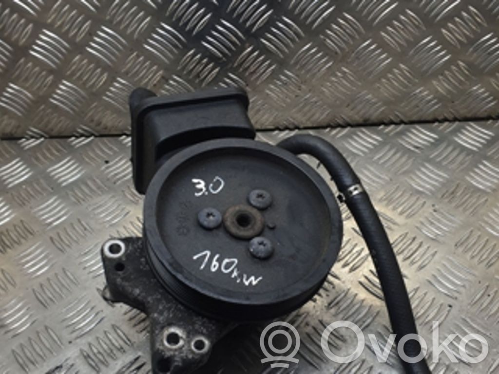 BMW 3 E90 E91 Vairo stiprintuvo siurblys 