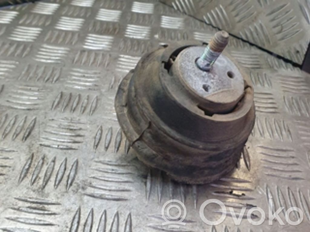 BMW 5 E39 Soporte de montaje del motor 