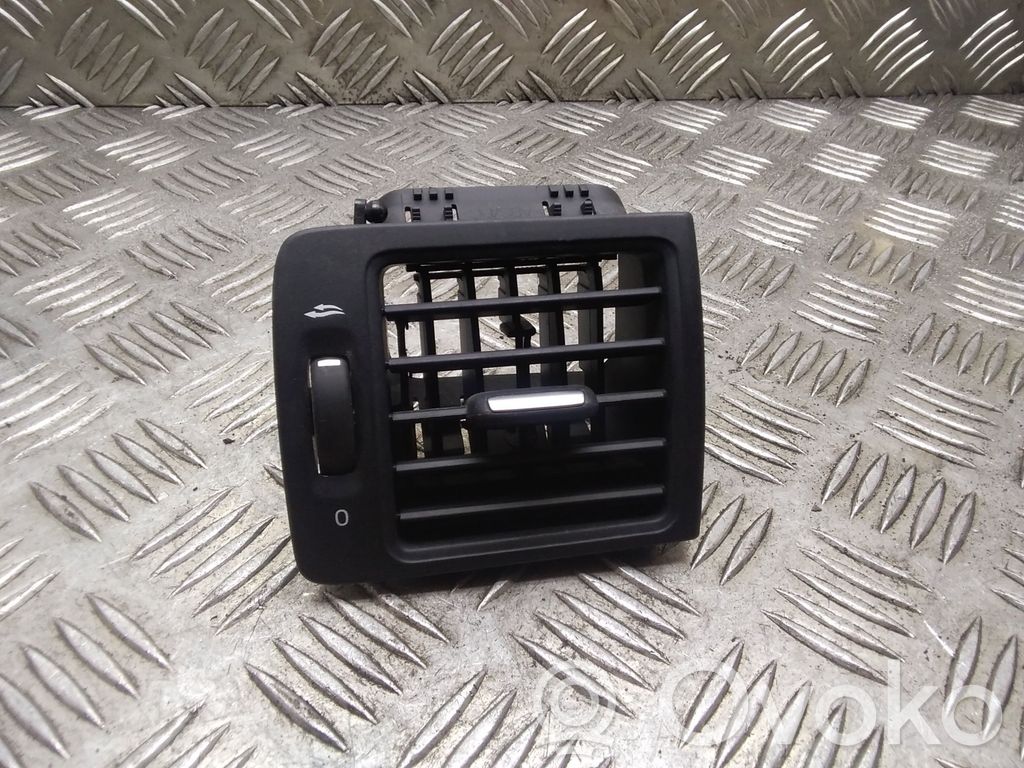 Volvo C30 Moldura protectora de la rejilla de ventilación lateral del panel 