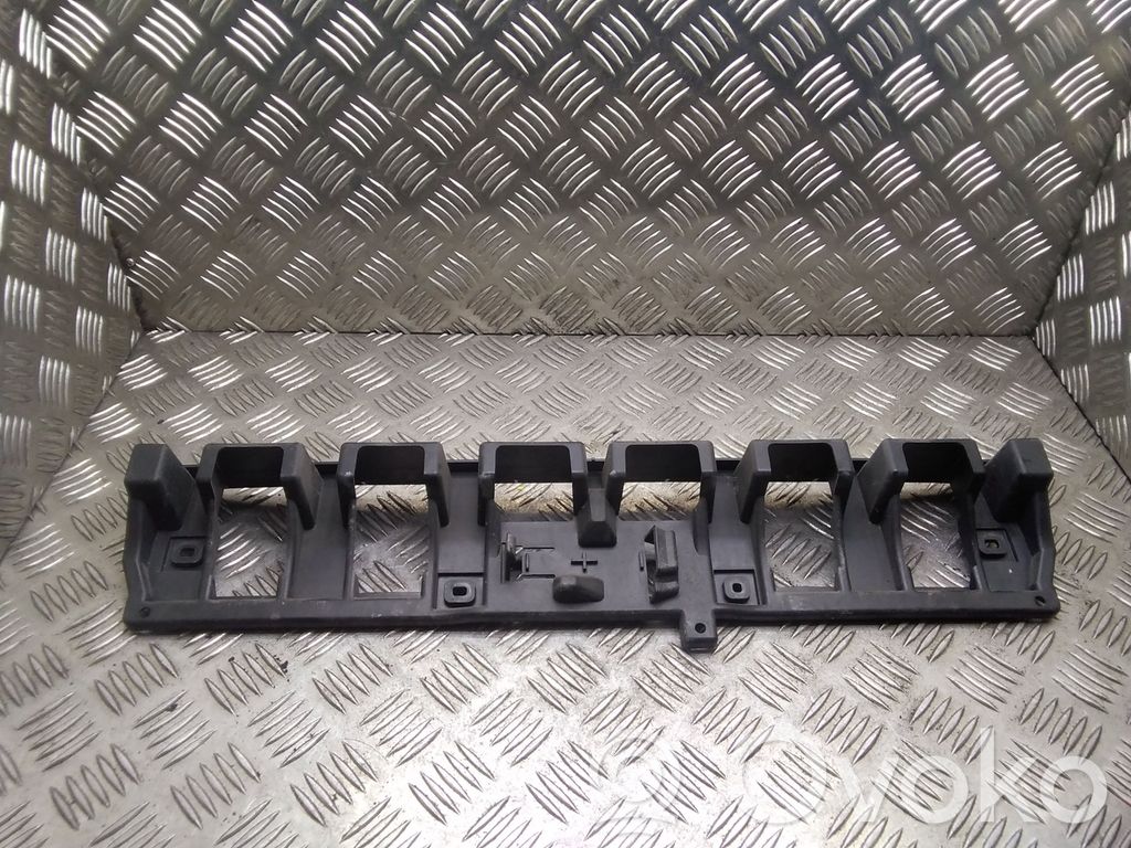 Volvo C30 Soporte de montaje del parachoques trasero 