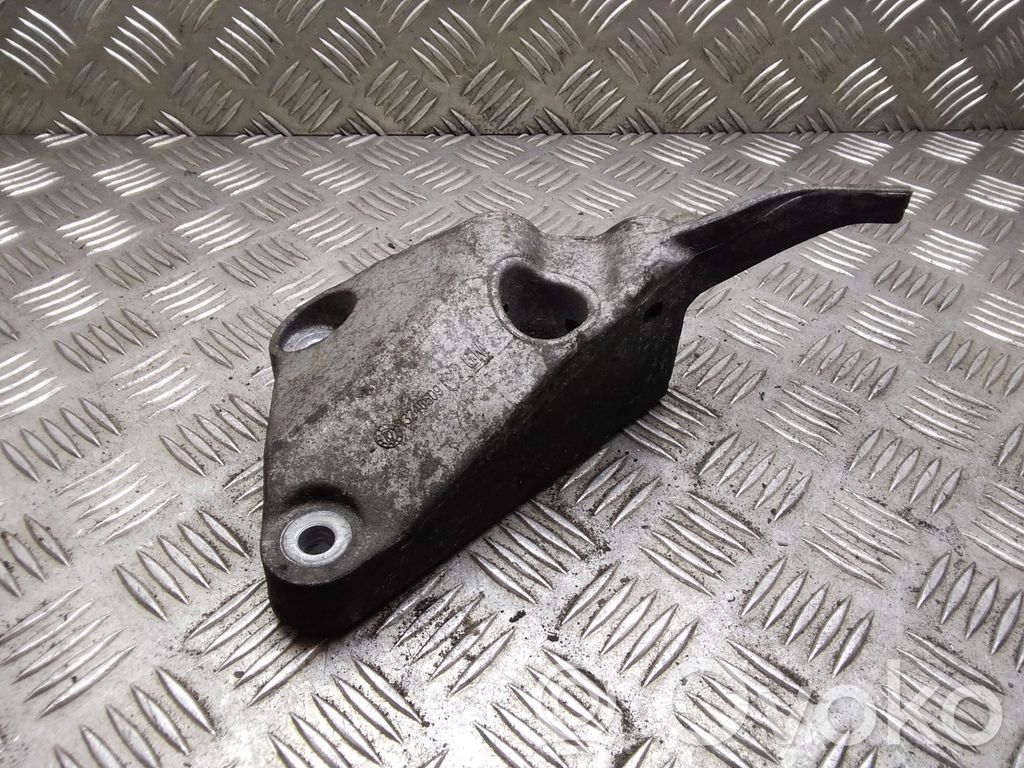 Opel Astra J Engine mounting bracket 