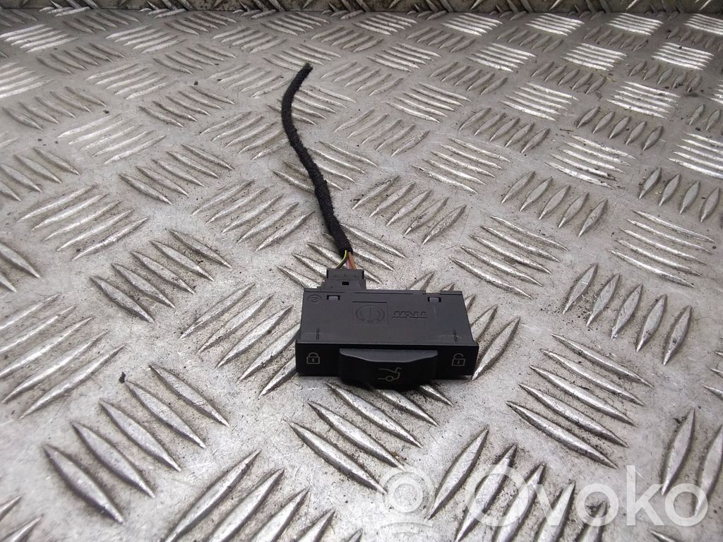 BMW 7 E65 E66 Tailgate/trunk/boot open switch 