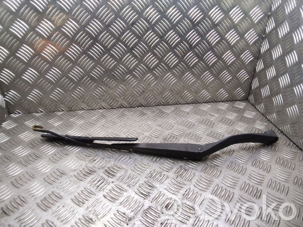 Subaru Legacy Front wiper blade arm 