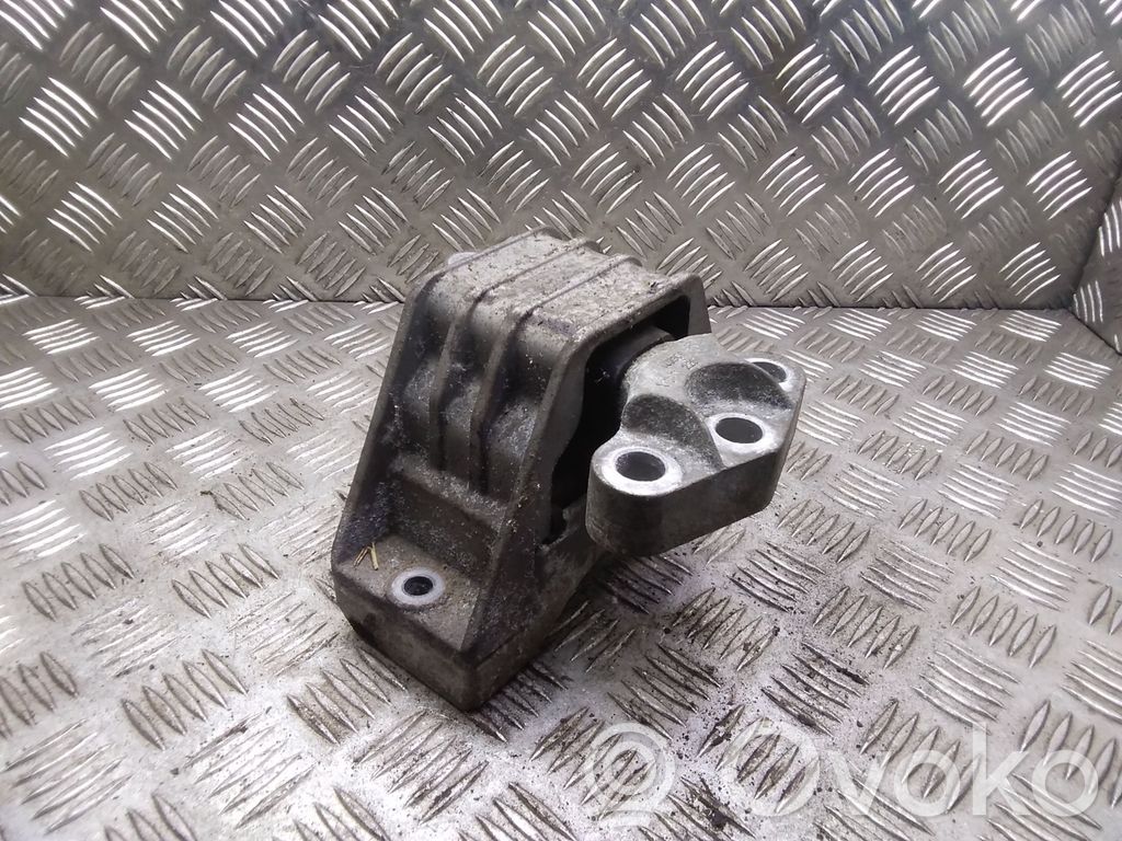 Opel Vectra C Engine mount bracket 