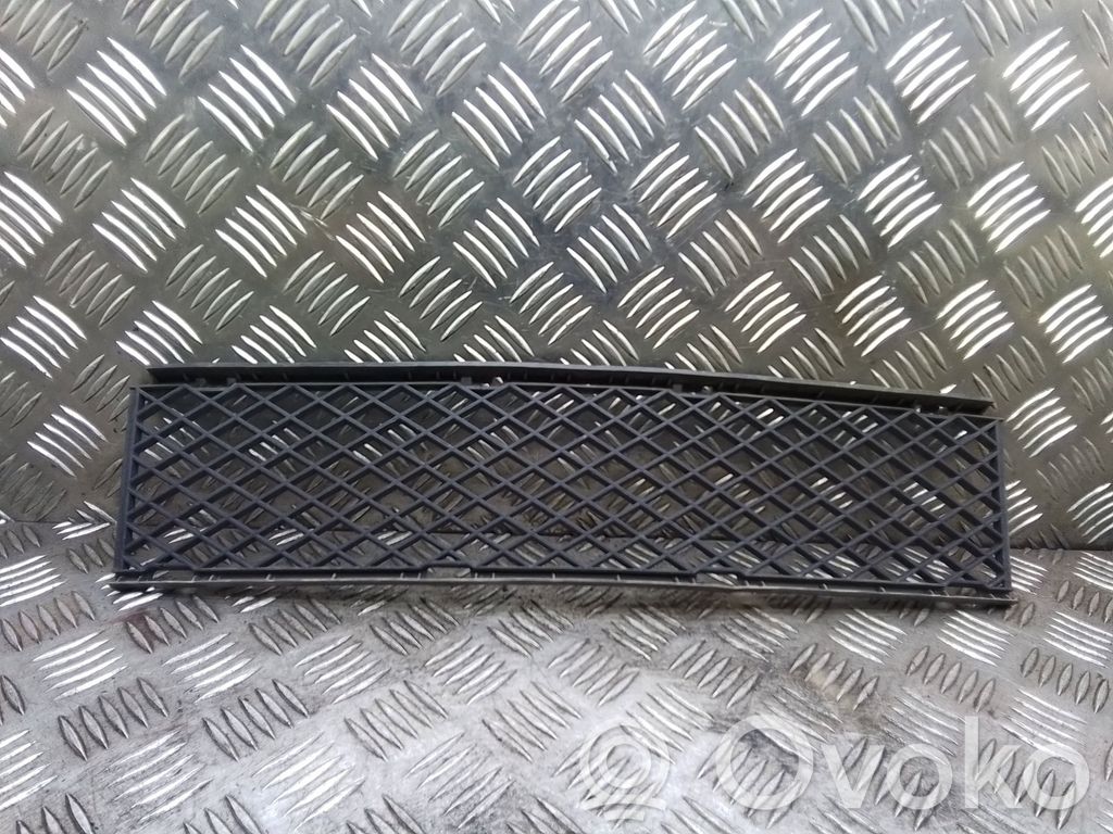 BMW 7 E65 E66 Front bumper lower grill 