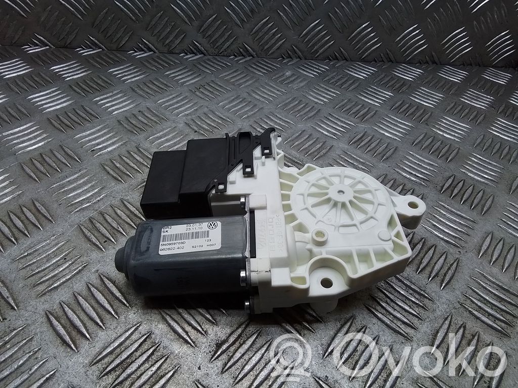Volkswagen Tiguan Silniczek podnoszenia szyby drzwi tylnych 