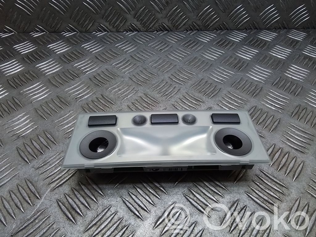 Rear seat light   6962054,696205403