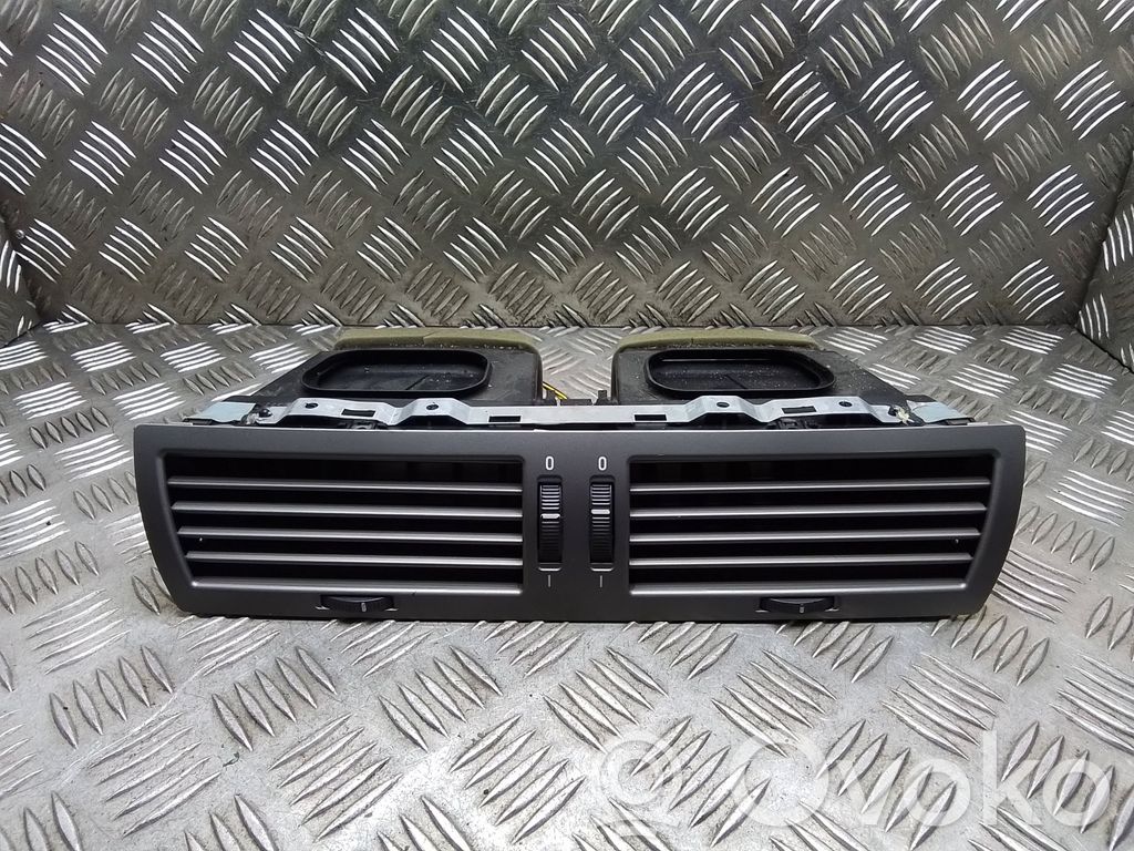 BMW 7 E65 E66 Centrinės oro grotelės 