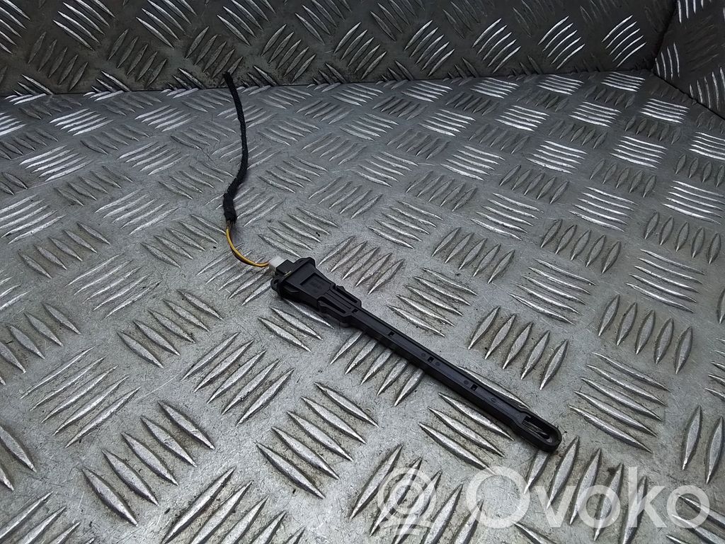 Interior temperature sensor   6938633