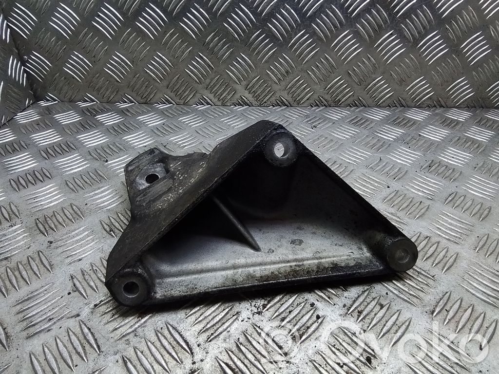 BMW 7 E65 E66 Engine mounting bracket 