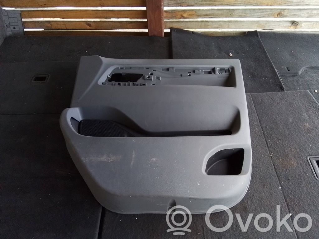 Citroen Jumpy Etuoven verhoilu 
