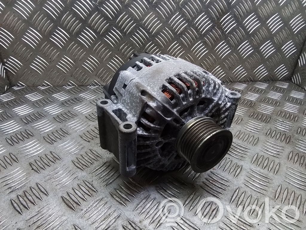 Audi A4 S4 B7 8E 8H Ģenerators 