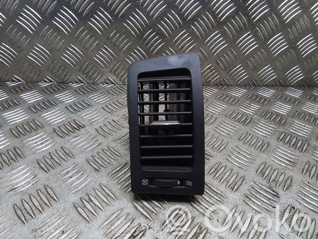 Toyota Corolla Verso E121 Grilă ventilație/ramă laterală bord 