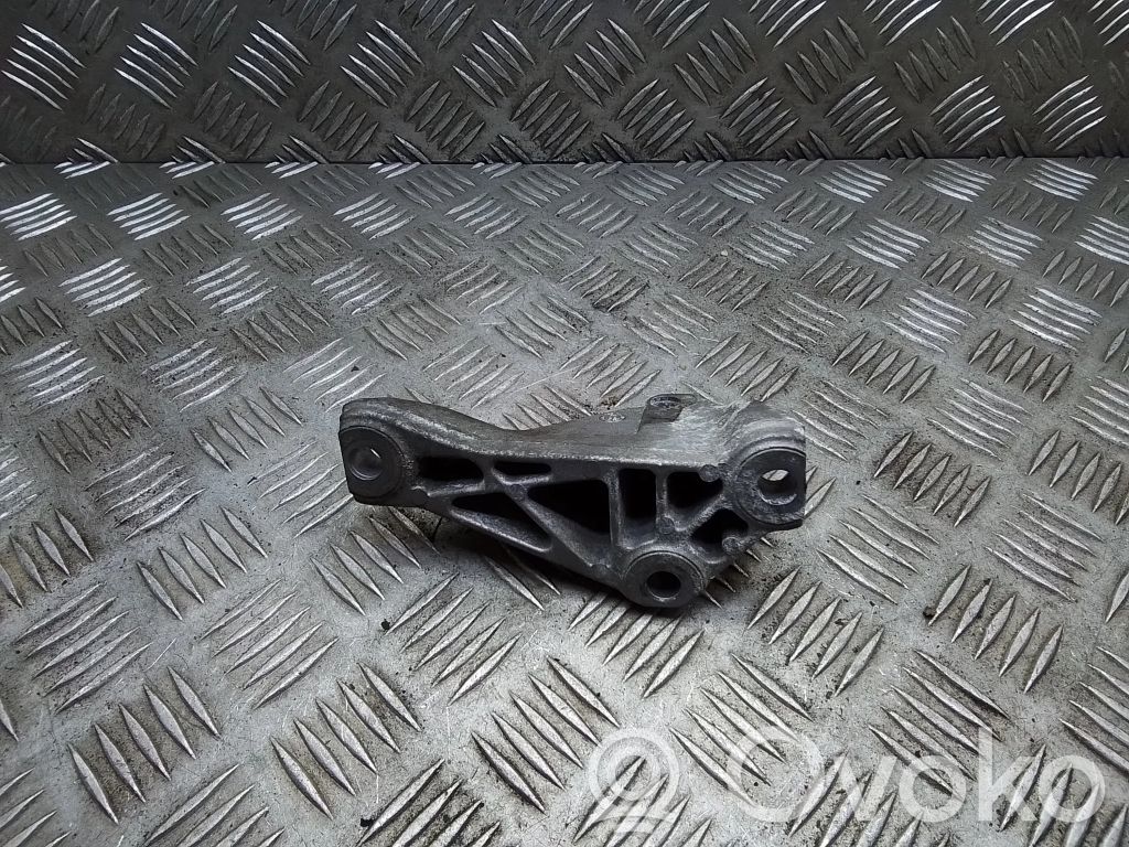 BMW 3 E90 E91 Support pompe injection à carburant 