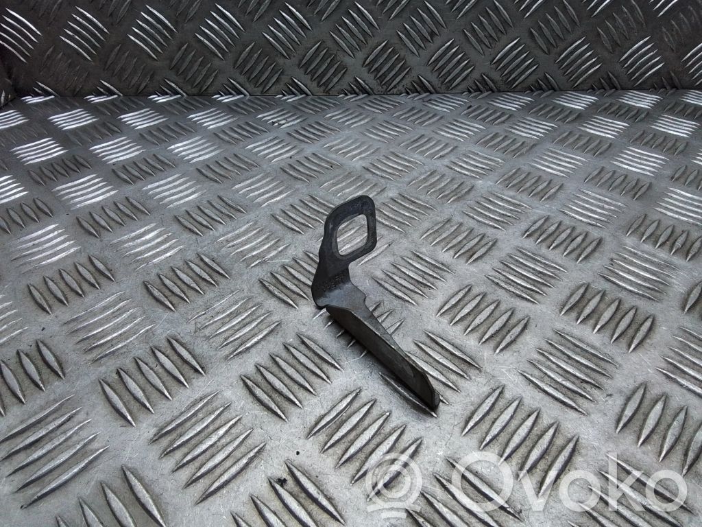 Front bumper mounting bracket   31349722