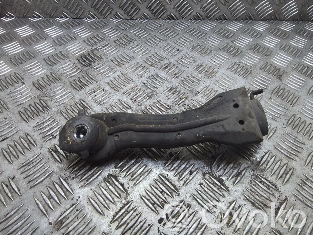 Renault Laguna III Engine mounting bracket 