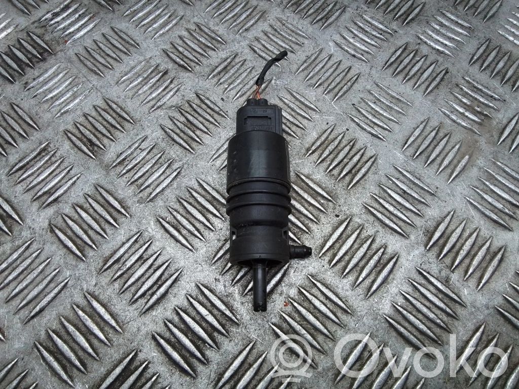 BMW 1 F20 F21 Windscreen/windshield washer pump 