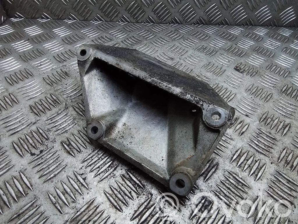 Halterung Lager Motor   6761111,2211676111101,22116761111