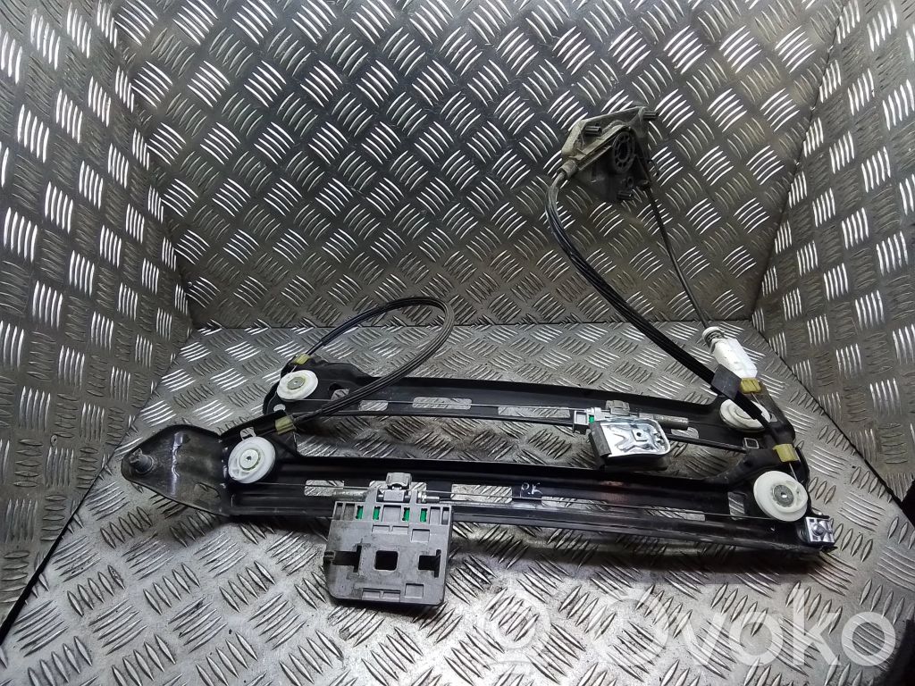 Volkswagen PASSAT CC Macara geam față fără motor 