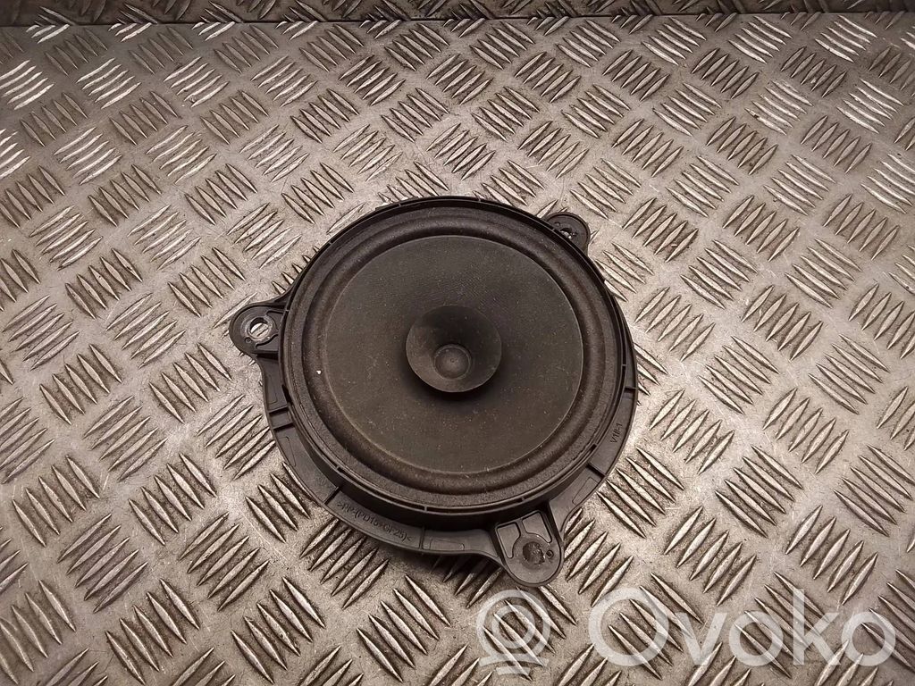 Opel Vivaro Altavoz de la puerta delantera 