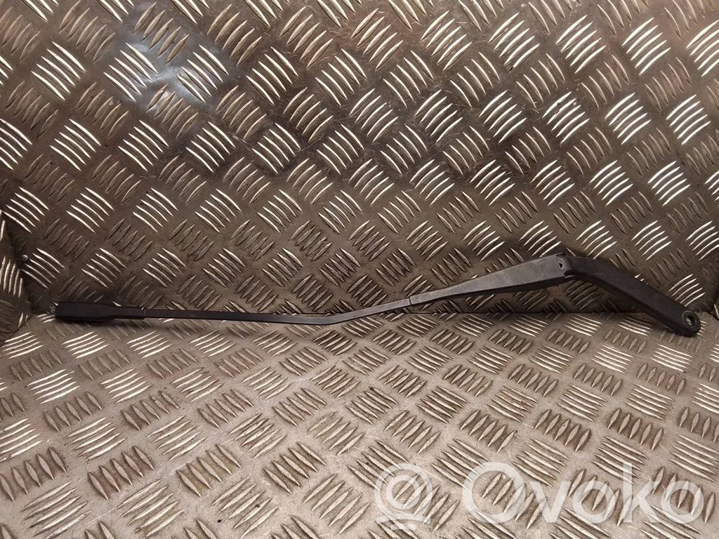 BMW X1 E84 Front wiper blade arm 