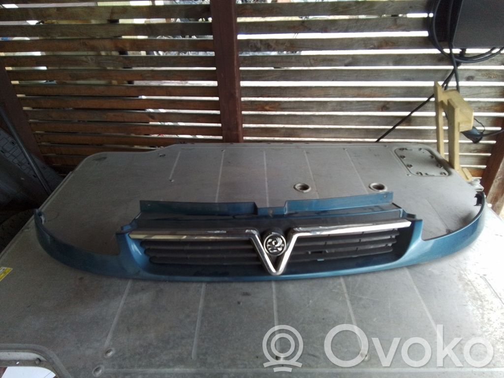 Opel Vivaro Oberes Gitter vorne 