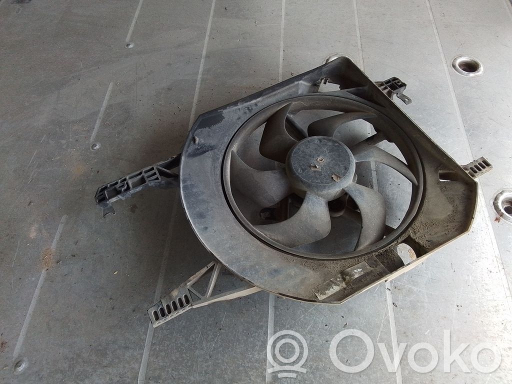 Opel Vivaro Elektrisks radiatoru ventilators 