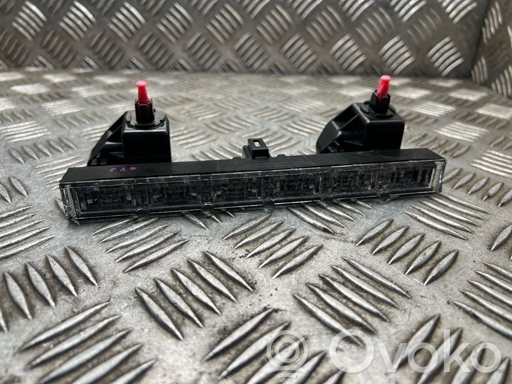 Toyota Auris E180 Third/center stoplight 