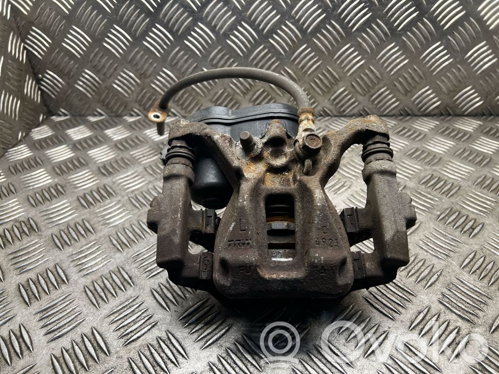 Toyota Auris E180 Задний суппорт 