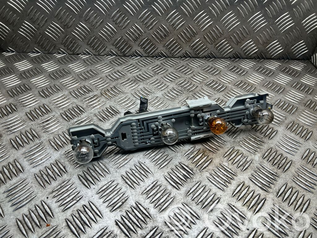 Ford Transit -  Tourneo Connect Cubierta del soporte de la lámpara de la luz trasera 