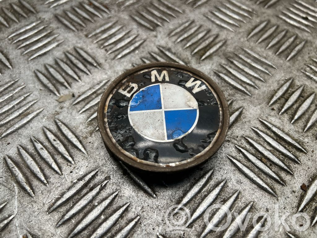 BMW 5 F10 F11 Rūpnīcas varianta diska centra vāciņš (-i) 