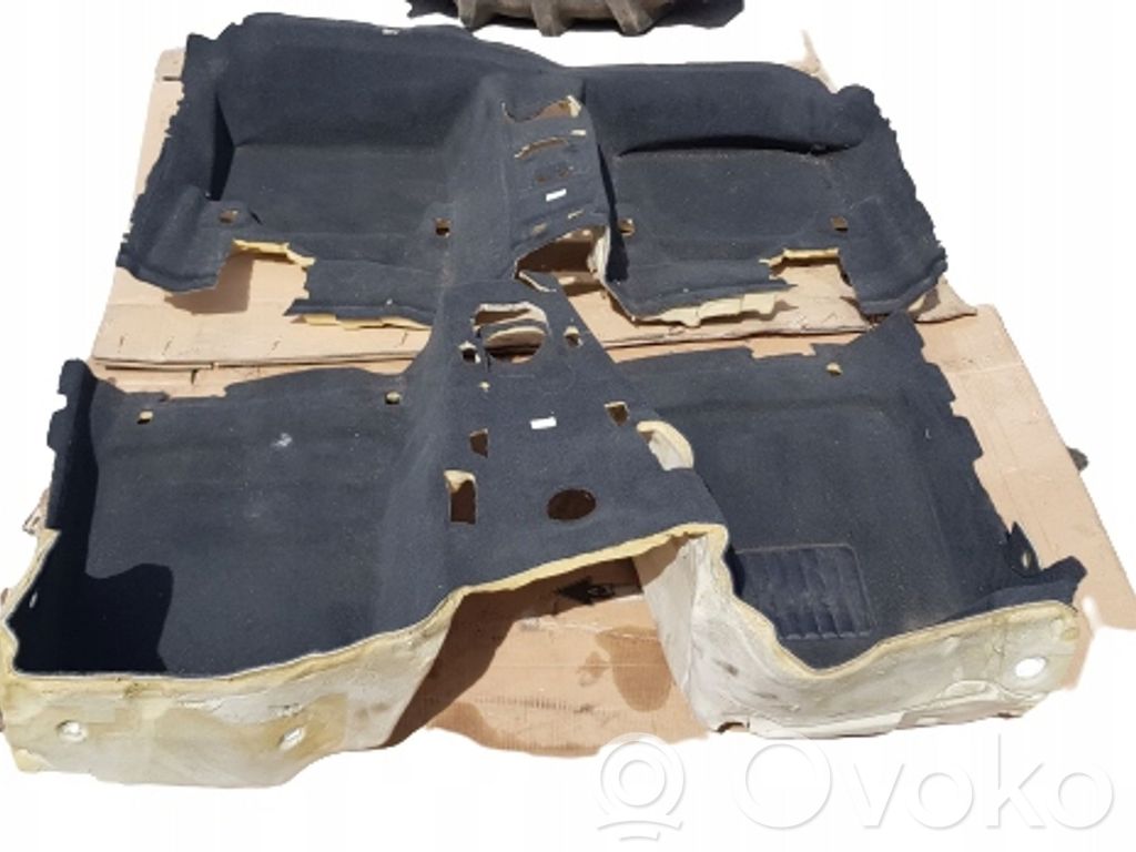 Interior carpet   7462696