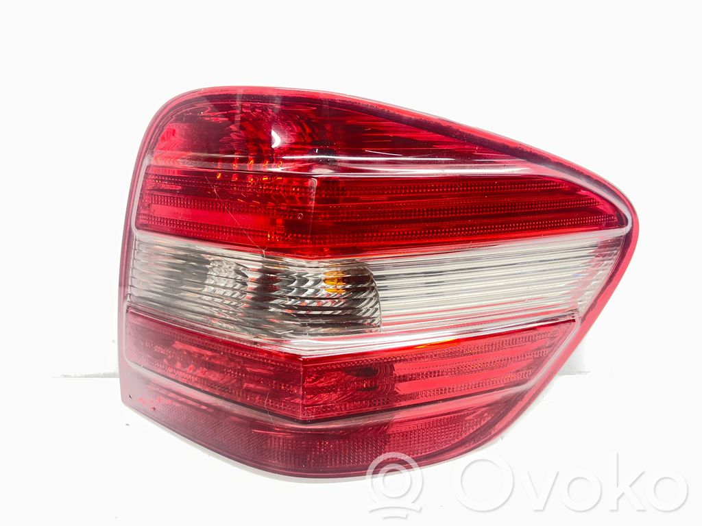 Mercedes-Benz ML W164 Lampă spate în caroserie 