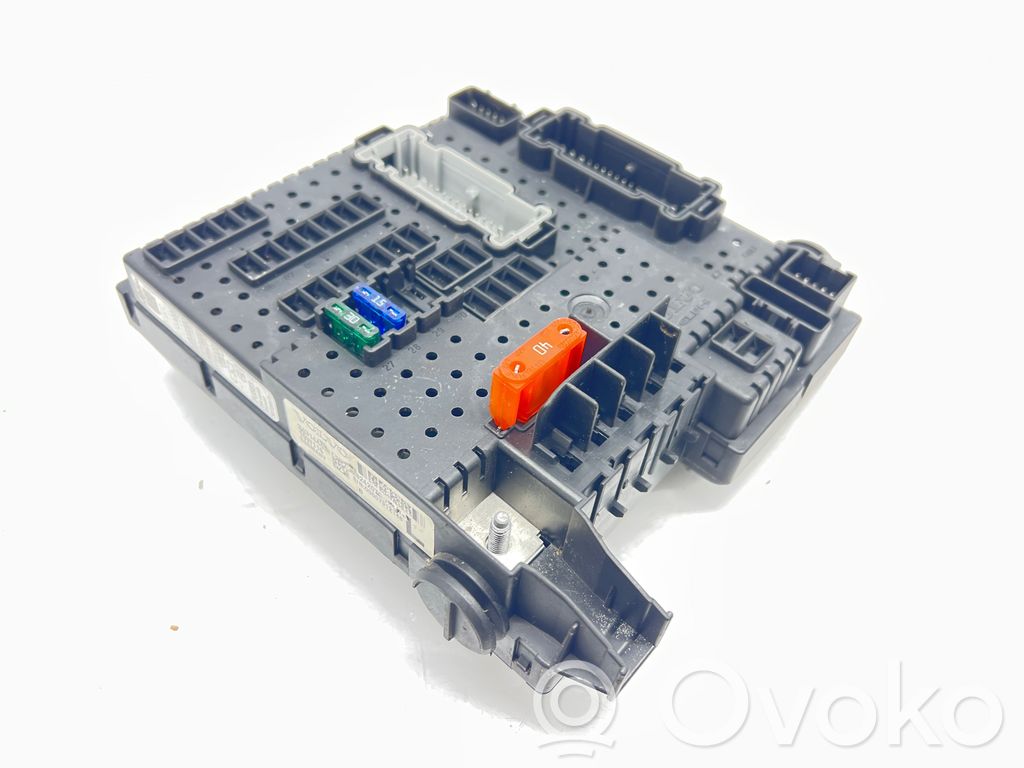 Volvo XC90 Fuse module 