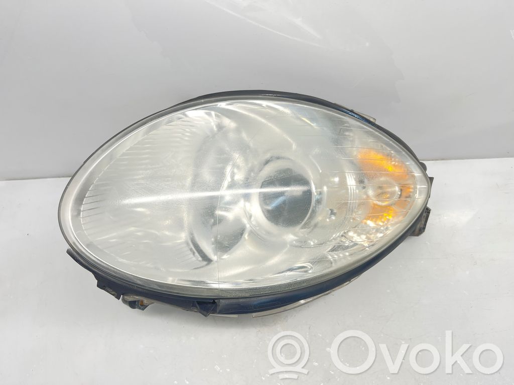 Mercedes-Benz R W251 Lampa przednia 