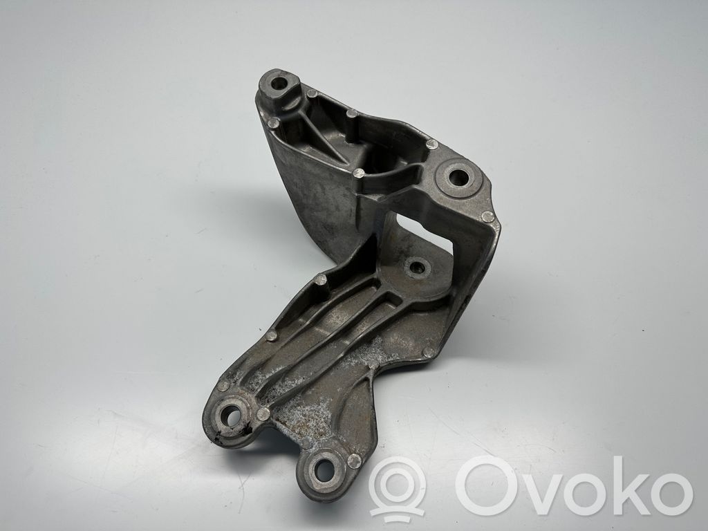 Engine mounting bracket   2H6199308A