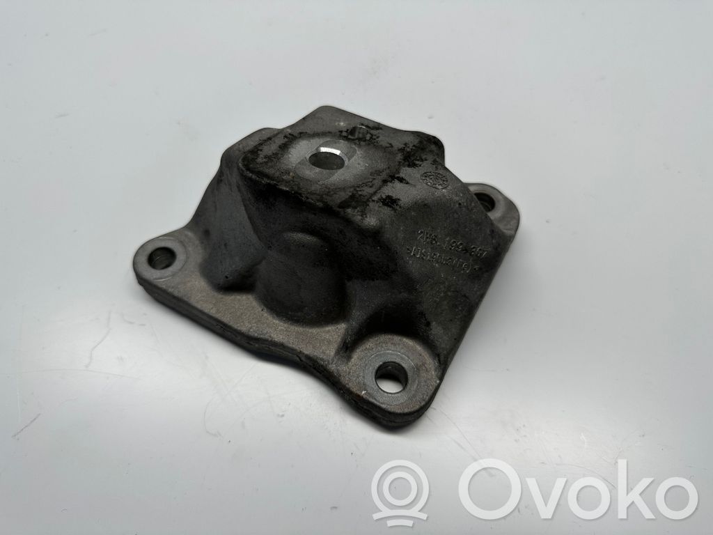 Volkswagen Amarok Engine mounting bracket 