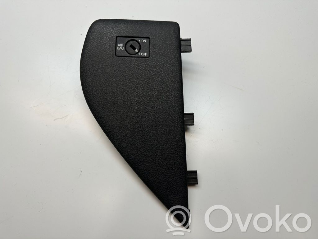 Volkswagen Amarok Boczny element deski rozdzielczej 