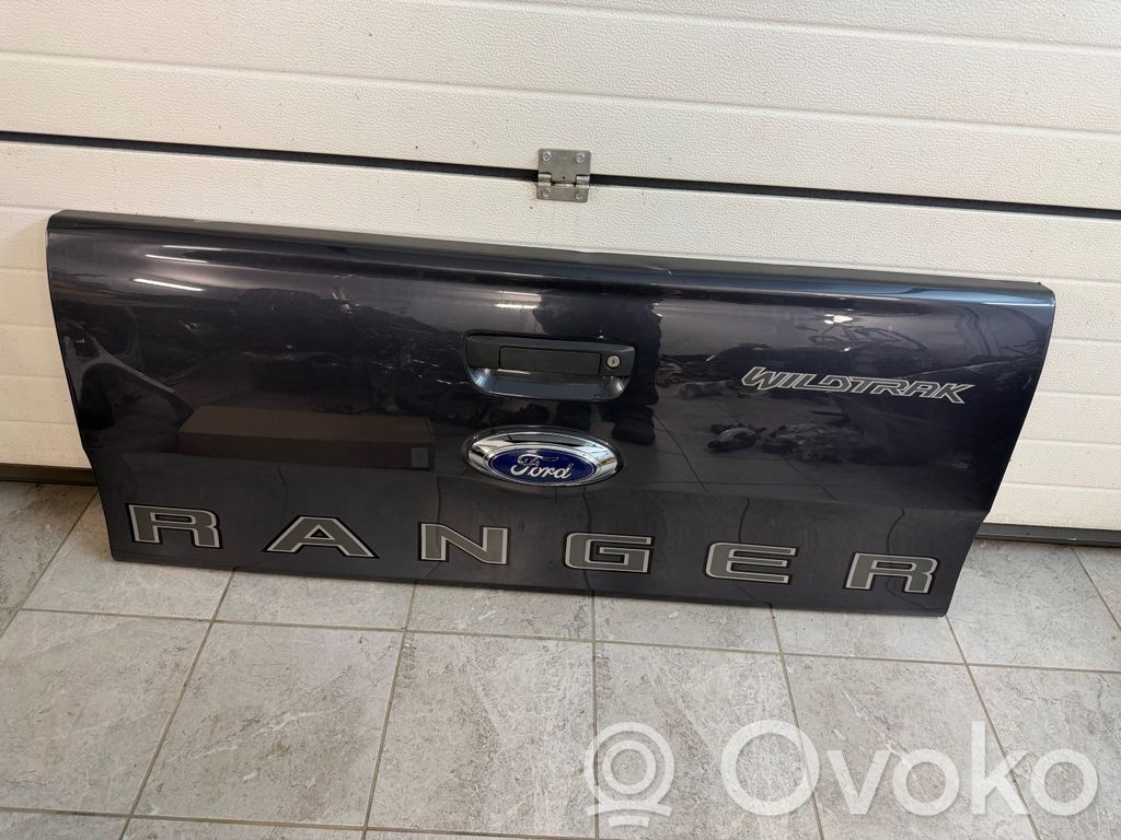 Pickup box rear panel tailgate