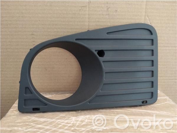 Volkswagen Crafter Front bumper lower grill 