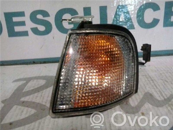 Nissan Primera Front indicator light 