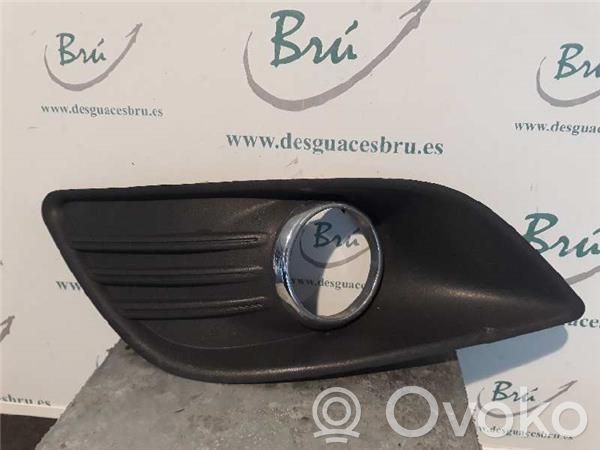 Ford Focus Rejilla inferior del parachoques delantero 